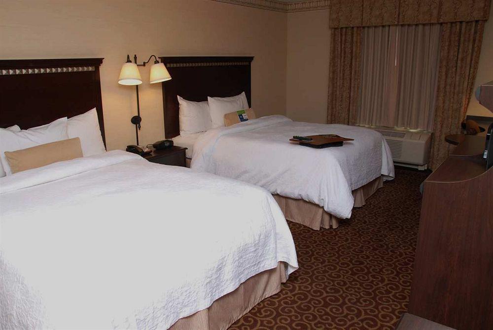 Hampton Inn & Suites Staten Island Nowy Jork Pokój zdjęcie