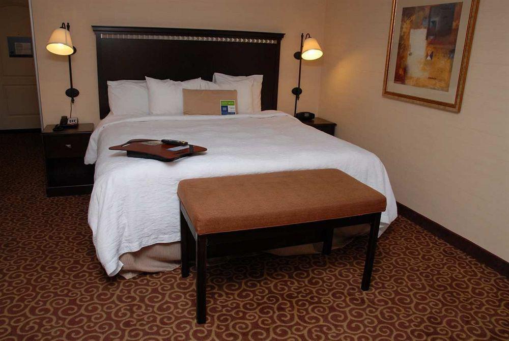 Hampton Inn & Suites Staten Island Nowy Jork Pokój zdjęcie