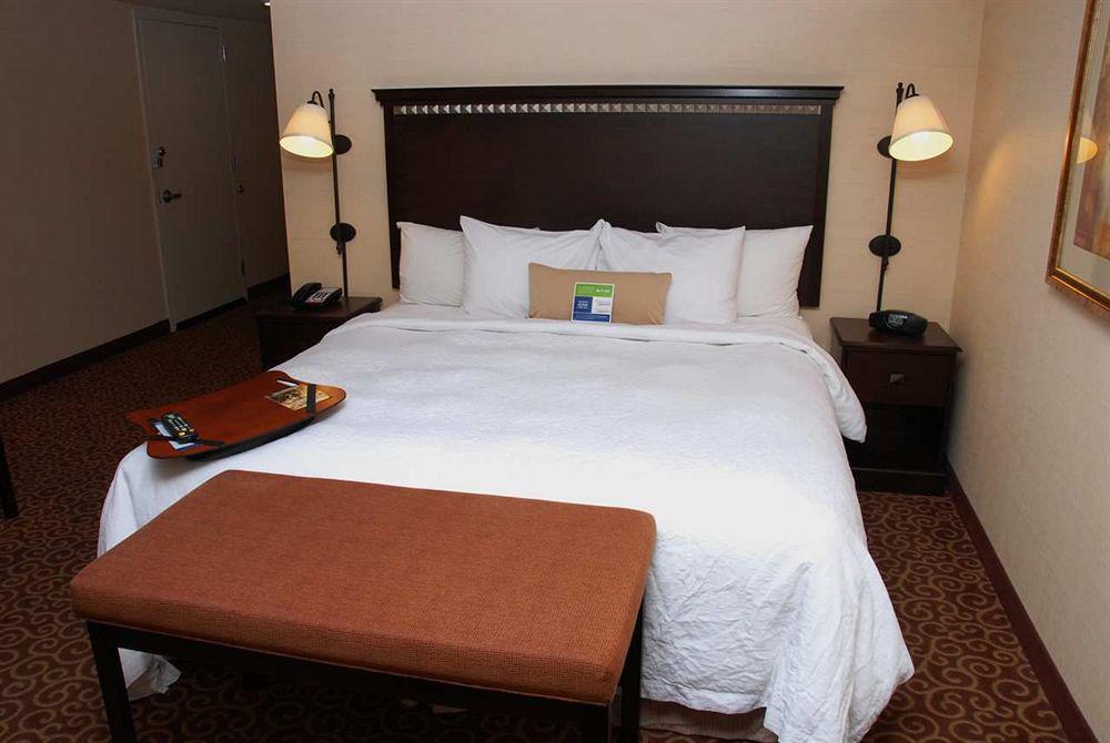 Hampton Inn & Suites Staten Island Nowy Jork Pokój zdjęcie