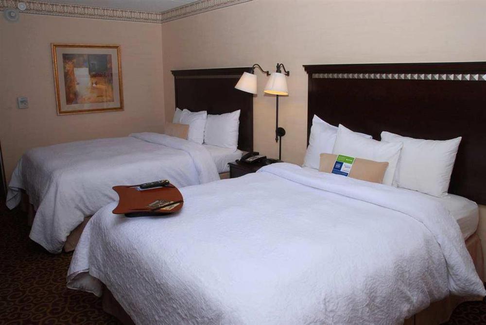 Hampton Inn & Suites Staten Island Nowy Jork Pokój zdjęcie